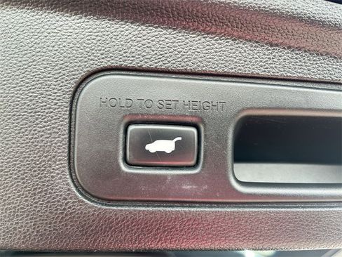 Used 2022 Acura MDX A-Spec image 39