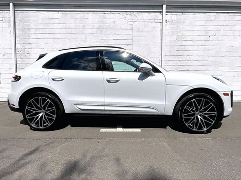 Used 2025 Porsche Macan image 6