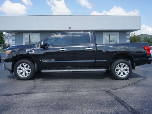 Used 2017 Nissan Titan SV RWD image 8