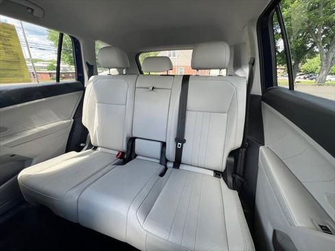 Certified 2022 Volkswagen Tiguan SE AWD/4WD image 17