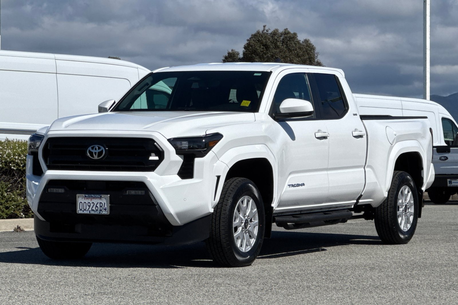 Used 2024 Toyota Tacoma SR5 AWD/4WD image 8