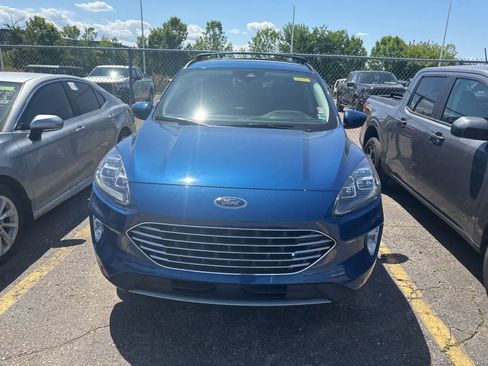Used 2022 Ford Escape Titanium w/ Titanium Premium Package FWD image 4