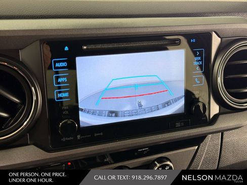 Used 2018 Toyota Tacoma TRD Sport w/ Technology Package AWD/4WD image 32