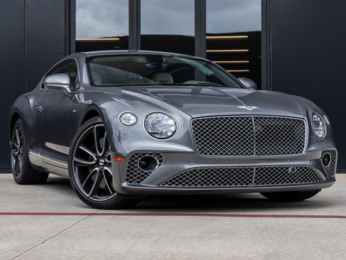 Used 2022 Bentley Continental GT image 2