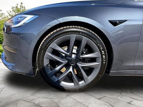 Used 2021 Tesla Model S Plaid image 9