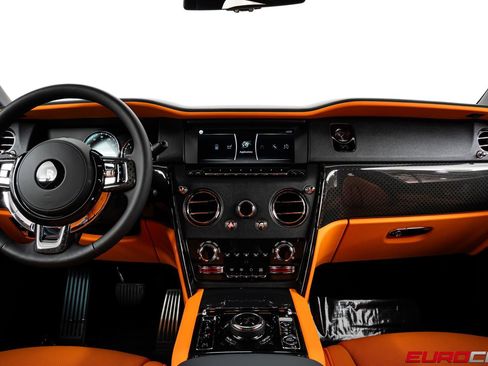 Used 2023 Rolls-Royce Cullinan Black Badge w/ Dark Exterior Package image 27