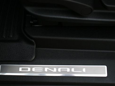 Used 2024 GMC Yukon XL Denali Ultimate AWD/4WD image 36