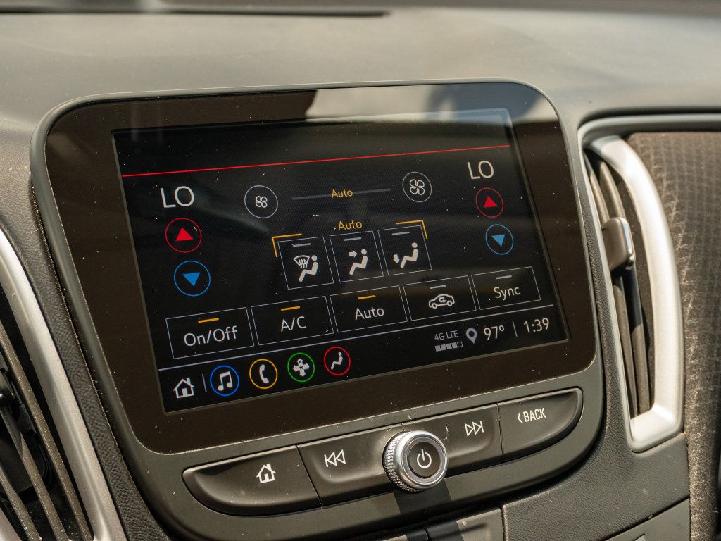 Used 2025 Chevrolet Malibu LT FWD image 24