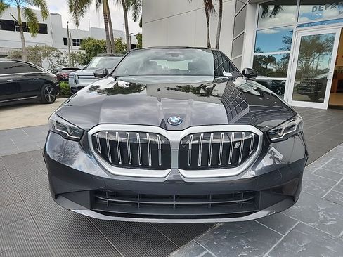 Used 2025 BMW i5 eDrive40i image 16