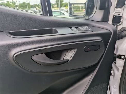 Used 2025 Mercedes-Benz Sprinter 2500 image 13