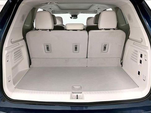 Used 2025 Buick Enclave Avenir w/ Super Cruise Package AWD/4WD image 43