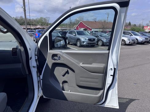 Used 2018 Nissan Frontier S RWD image 14