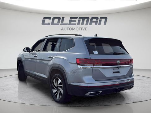 Used 2024 Volkswagen Atlas SE image 3