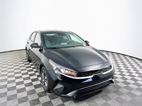 Used 2024 Kia Forte LXS image 3