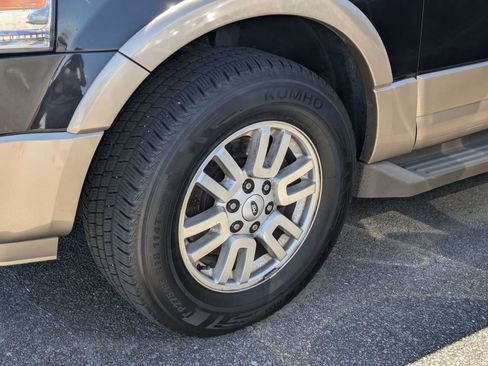 Used 2013 Ford Expedition XLT RWD image 5