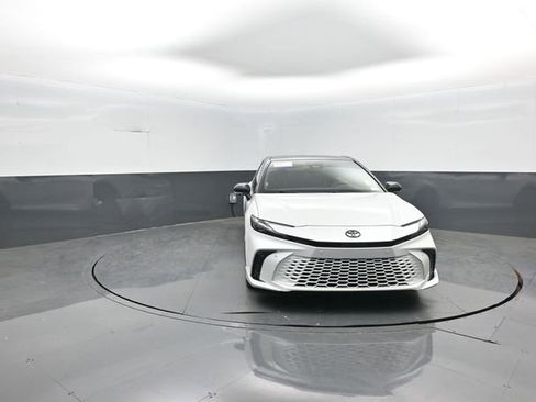 Used 2025 Toyota Camry XSE w/ Premium Plus Package image 2