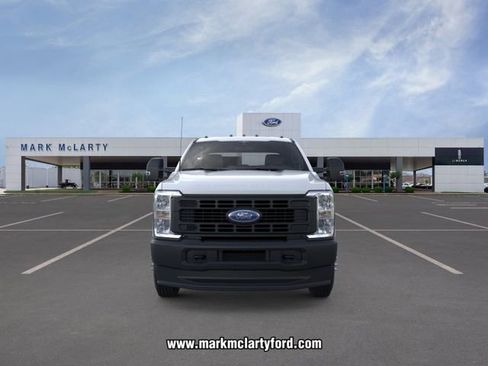 New 2026 Ford F350 4x4 Crew Cab DRW Super Duty image 6