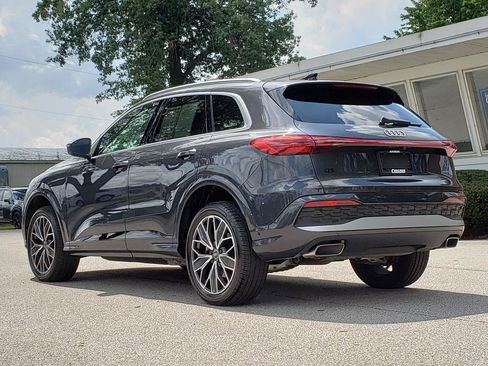 Used 2025 Audi Q5 Premium Plus w/ Premium Plus AWD/4WD image 3