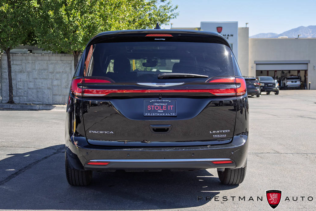 Used 2026 Chrysler Pacifica Limited FWD image 19