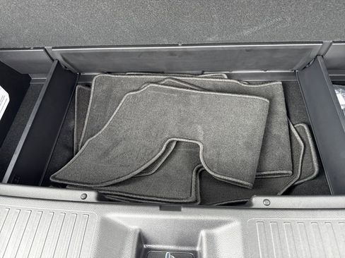 Used 2025 Honda Pilot Elite image 26