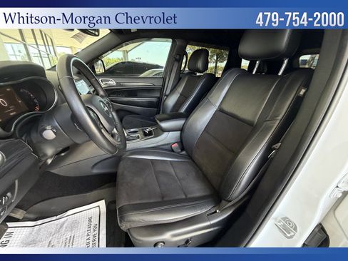 Used 2020 Jeep Grand Cherokee Altitude RWD image 9