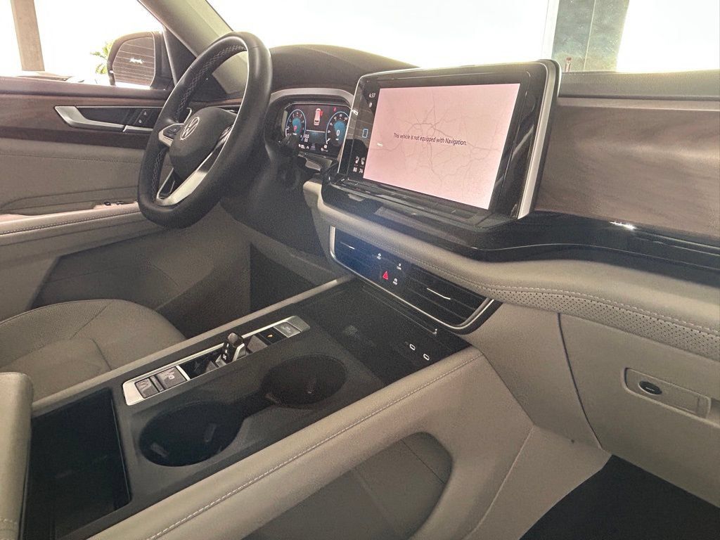 Used 2024 Volkswagen Atlas SE FWD image 34
