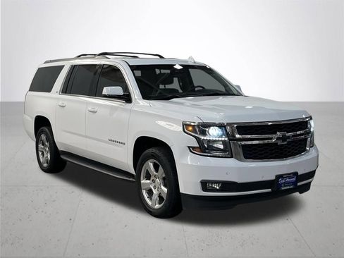 Used 2020 Chevrolet Suburban LT w/ Luxury Package image 8