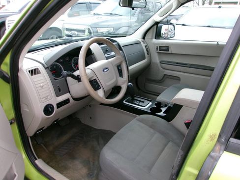 Used 2011 Ford Escape XLS w/ 101A Rapid Spec Order Code AWD/4WD image 5
