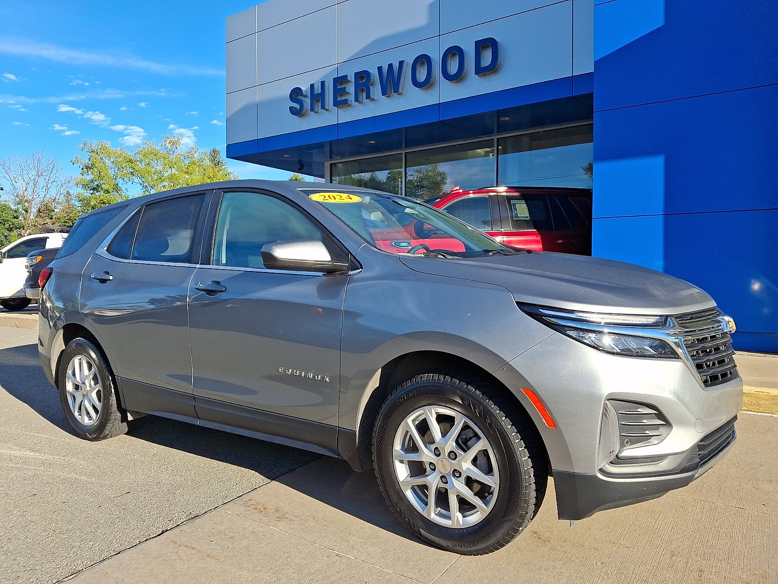 Used 2024 Chevrolet Equinox LT AWD/4WD image 1