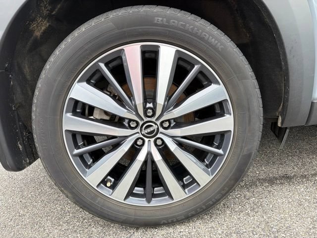 Used 2022 Nissan Pathfinder Platinum w/ Cargo Package FWD image 26
