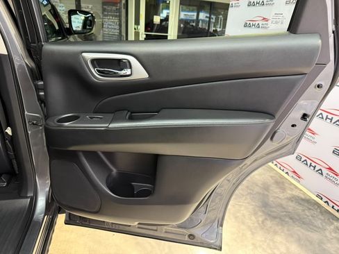 Used 2020 Nissan Pathfinder SL AWD/4WD image 46