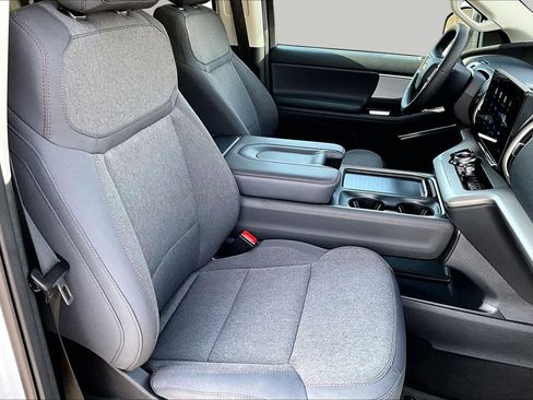 Used 2025 Ford Expedition Active RWD image 14