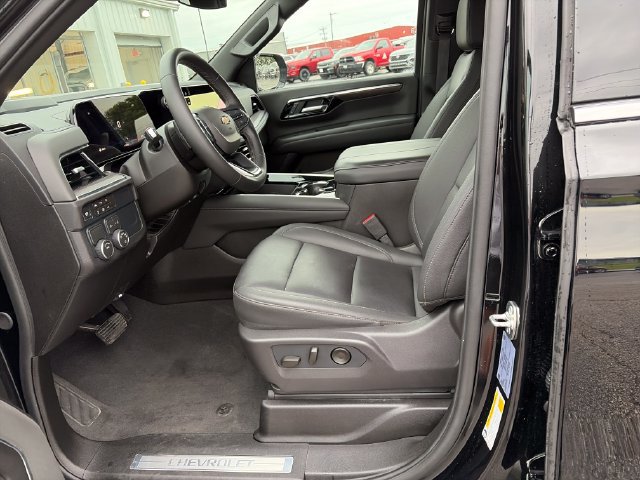 Used 2026 Chevrolet Tahoe LT RWD image 18