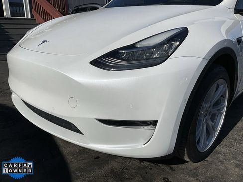 Used 2021 Tesla Model Y Long Range image 82