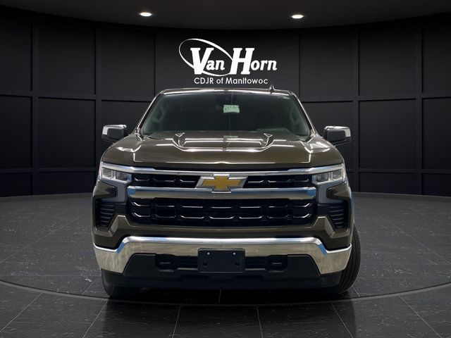 Used 2024 Chevrolet Silverado 1500 LT AWD/4WD image 2
