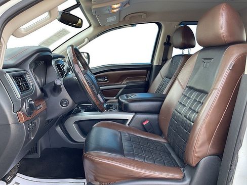 Used 2019 Nissan Titan Platinum Reserve AWD/4WD image 10