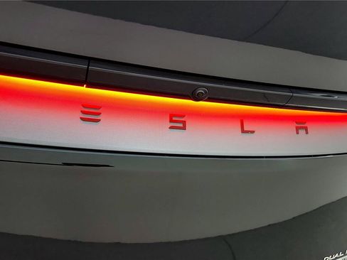 Used 2026 Tesla Model Y Long Range image 13