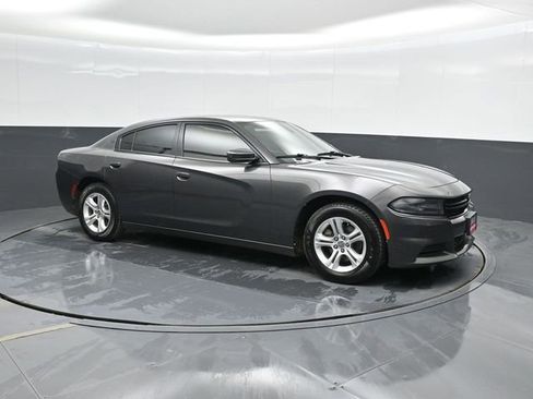 Used 2019 Dodge Charger SXT image 5