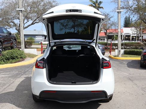Used 2021 Tesla Model Y Long Range image 20