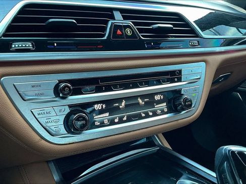 Used 2020 BMW 740i w/ M Sport Package RWD image 15