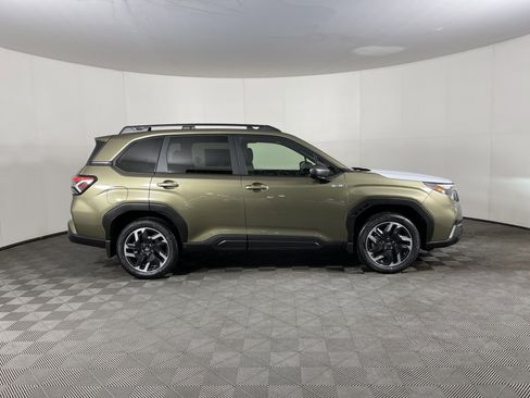 New 2025 Subaru Forester Premium image 5