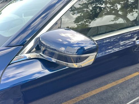 Used 2022 BMW 750i xDrive w/ Luxury Rear Seating Package image 7