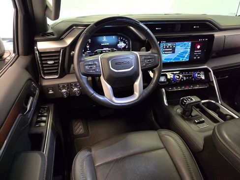 Used 2025 GMC Sierra 1500 Denali AWD/4WD image 13