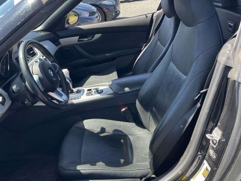 Used 2015 BMW Z4 sDrive28i image 2