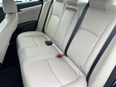 Used 2018 Honda Civic Touring image 37