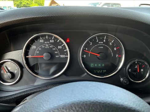 Used 2018 Jeep Wrangler Unlimited Sahara image 13