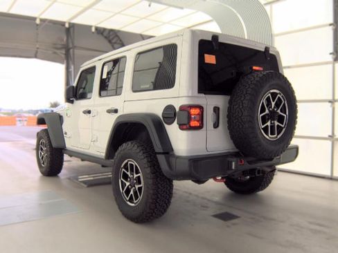 Used 2025 Jeep Wrangler Unlimited Rubicon AWD/4WD image 6