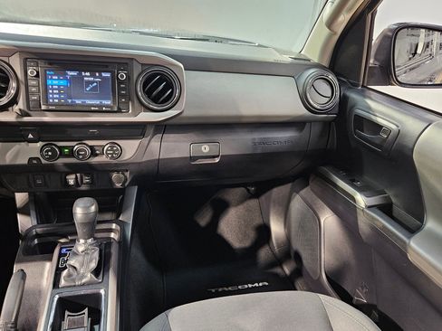 Used 2019 Toyota Tacoma SR5 image 11
