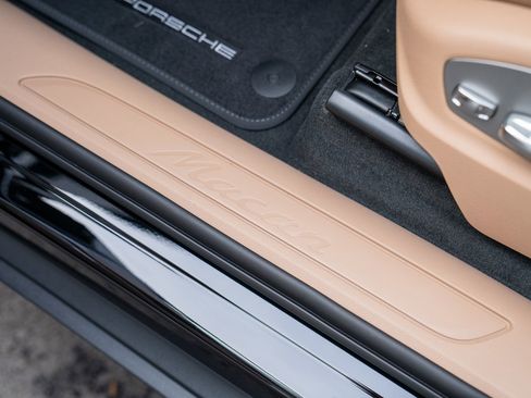 New 2026 Porsche Macan image 12