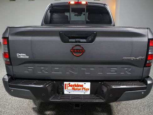 Used 2022 Nissan Frontier PRO-4X AWD/4WD image 8